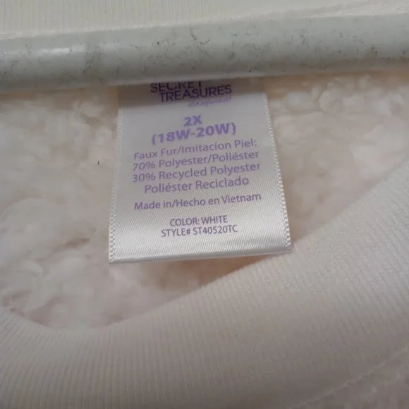 Sweaters - Picture 5 of 9